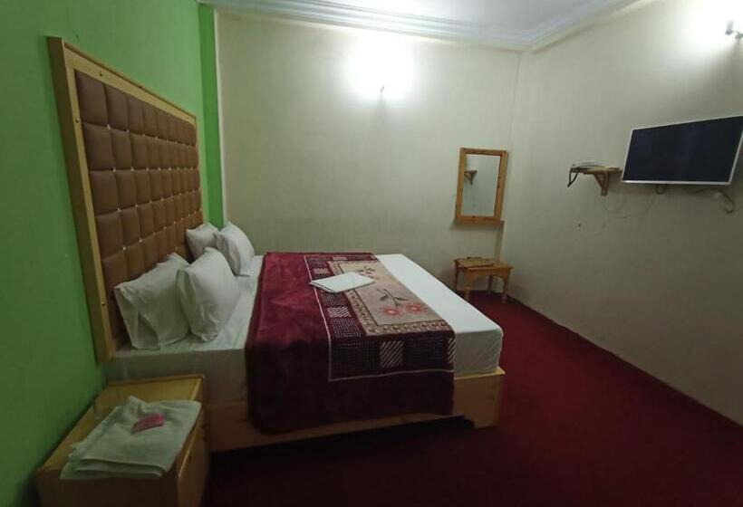 هتل F R Darya E Swat