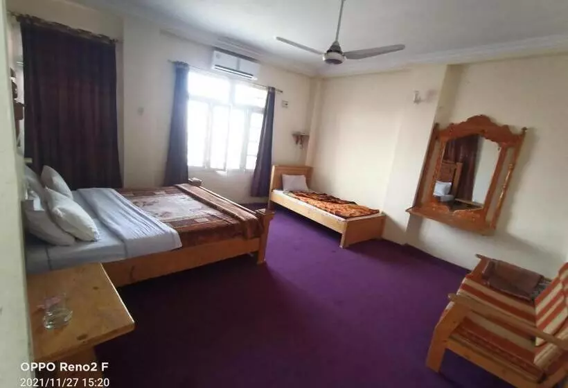 هتل F R Darya E Swat