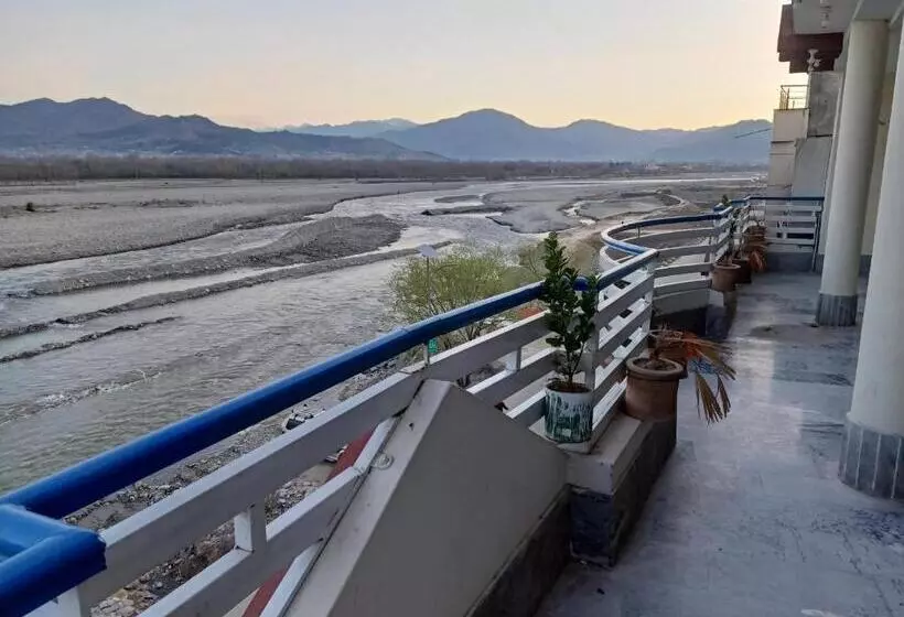 هتل F R Darya E Swat