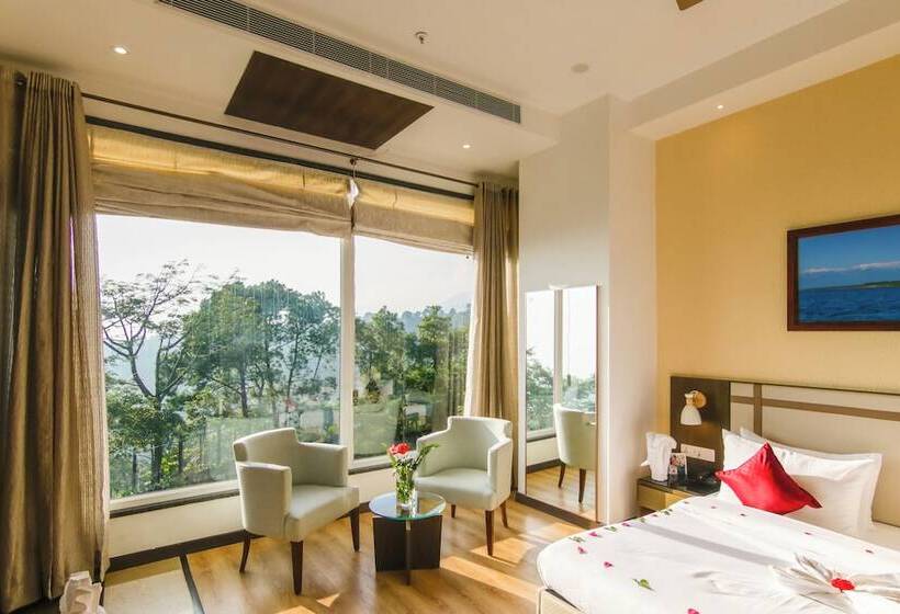 בית מלון כפרי Dhauladhar Heights Resort