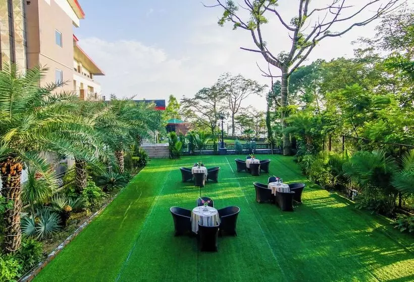 ホテル Dhauladhar Heights Resort