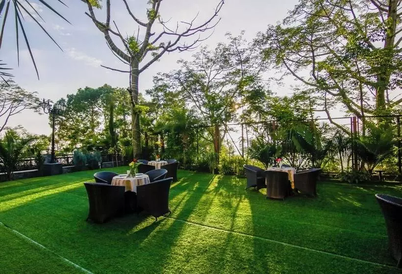 ホテル Dhauladhar Heights Resort