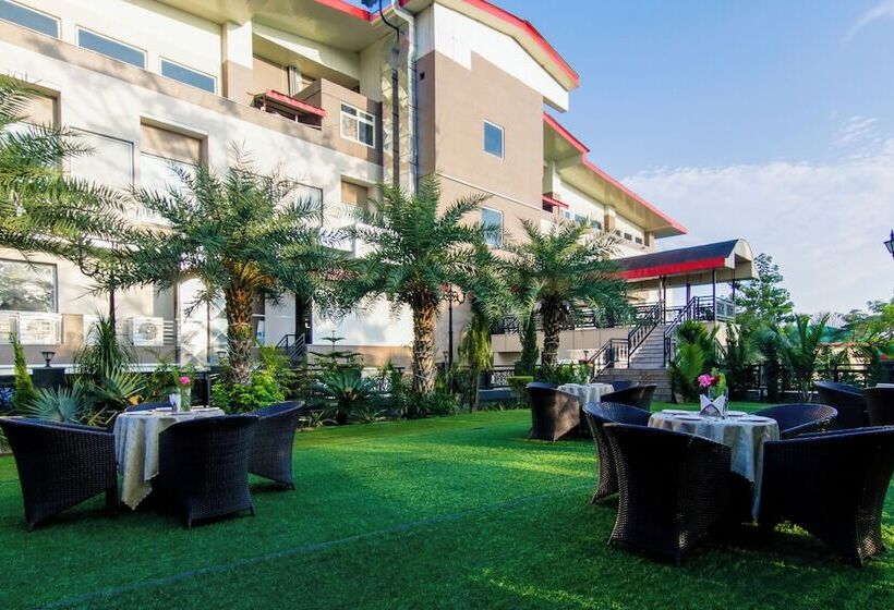 בית מלון כפרי Dhauladhar Heights Resort