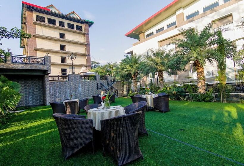 בית מלון כפרי Dhauladhar Heights Resort