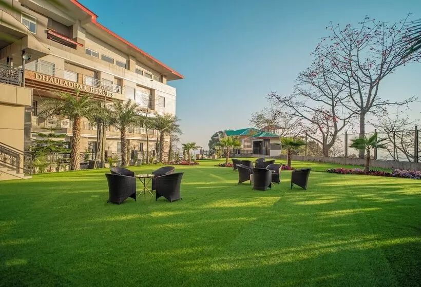 ホテル Dhauladhar Heights Resort