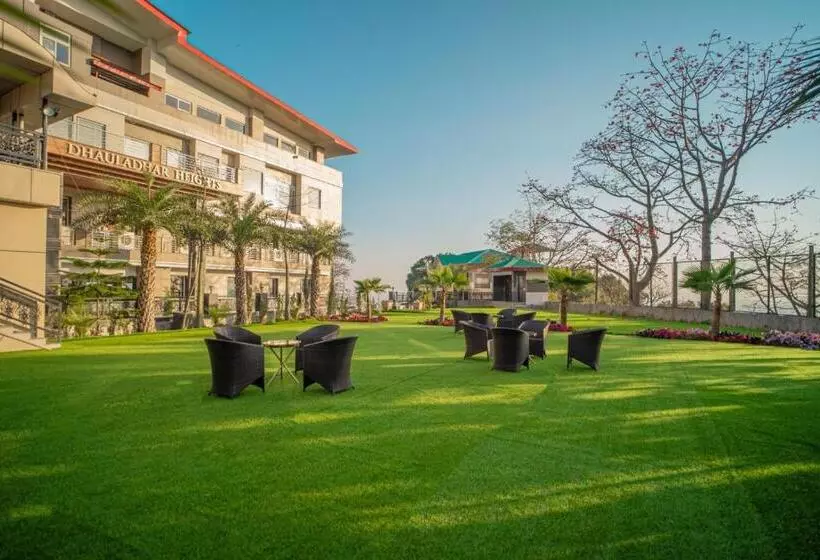 ホテル Dhauladhar Heights Resort