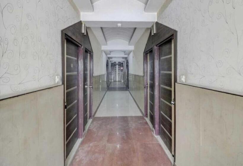 فندق Oyo 81370 Pink Garden Marriage Hall And Banquet Pheena