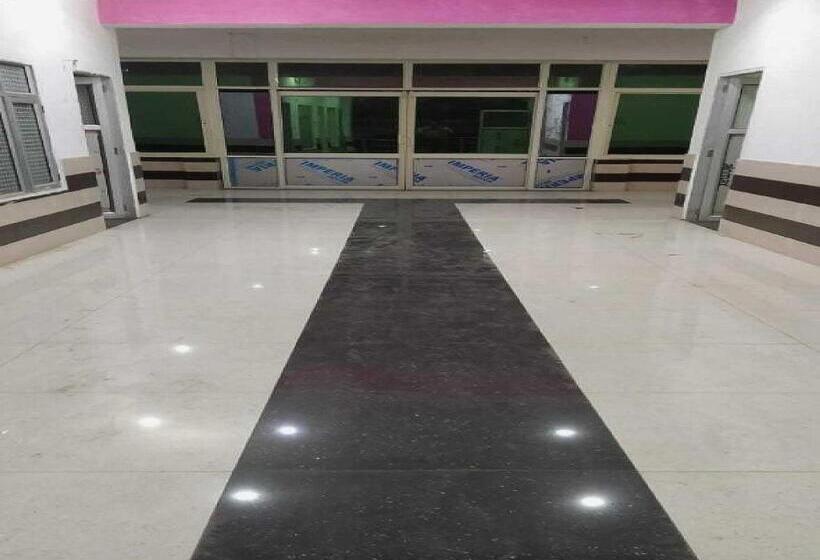 فندق Oyo 81370 Pink Garden Marriage Hall And Banquet Pheena