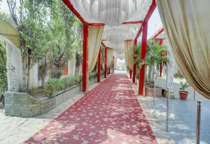 فندق Oyo 81370 Pink Garden Marriage Hall And Banquet Pheena
