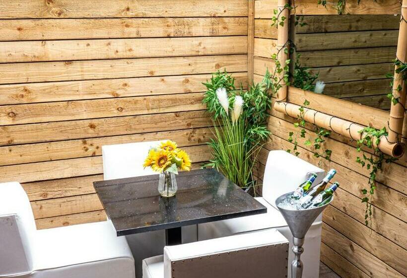 The Sea Lounge Accomodation