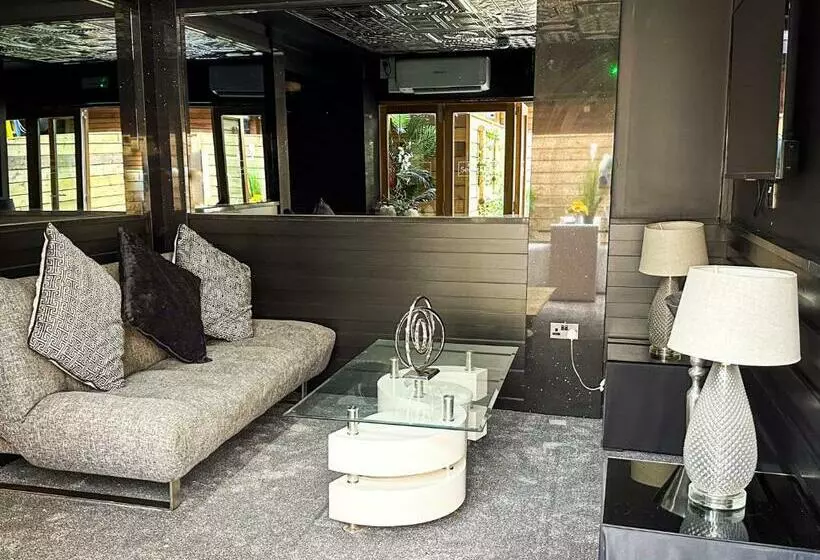 The Sea Lounge Accomodation