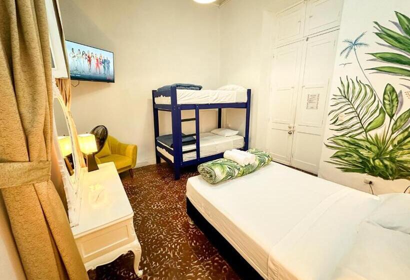 Ancestral Hostel Barranco