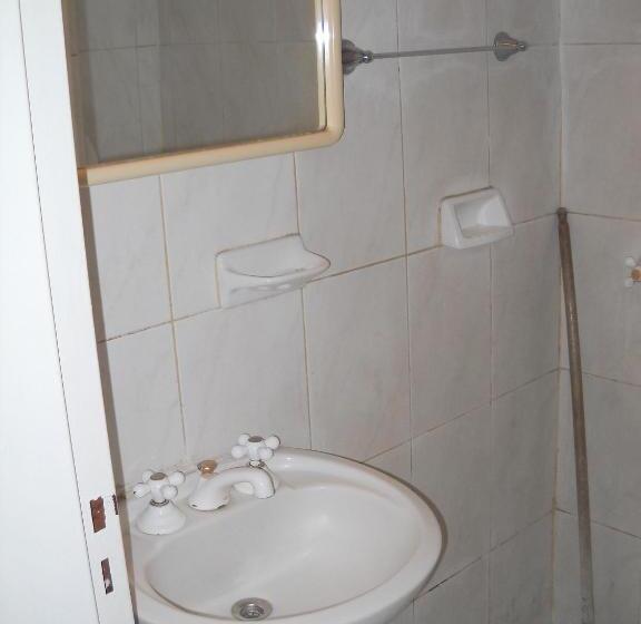 هتل Aeropuerto Monte Grande