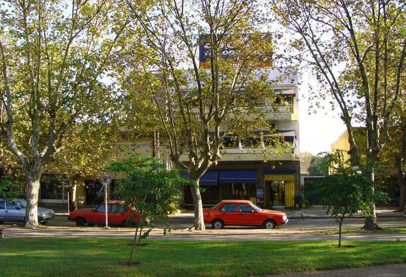 ホテル Aeropuerto Monte Grande