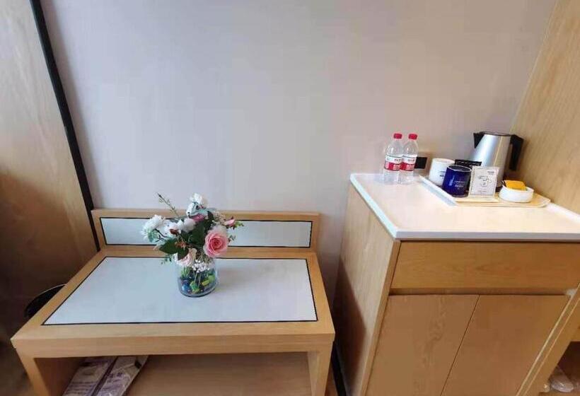 Hotel Kyriad Hanzhong Railway Station