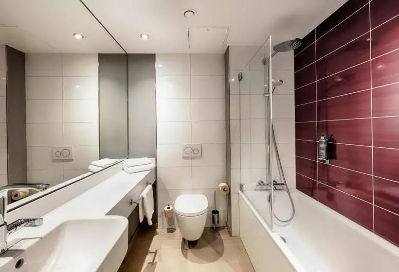 هتل Premier Inn Darmstadt City Centre