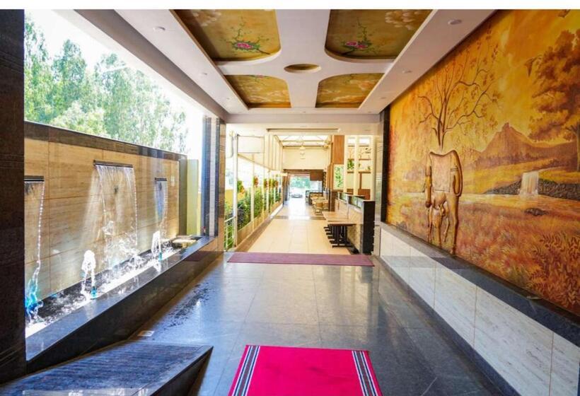 فندق Sri Krishna Inn   Kempegowda Airport Bangalore