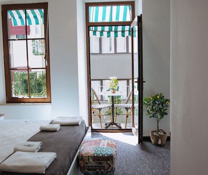 בית מלון כפרי Taksim Istiklal Street Yamalya