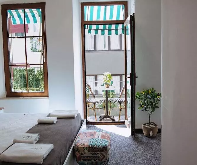 Hotelli Taksim Istiklal Street Yamalya