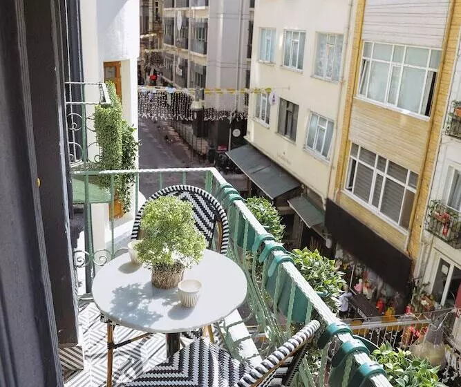 Hotelli Taksim Istiklal Street Yamalya
