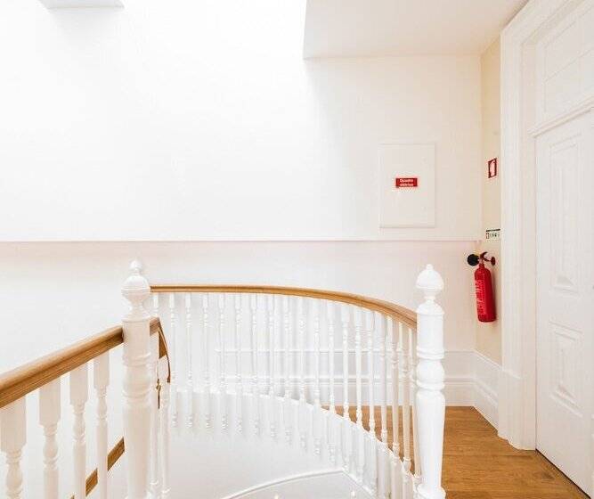 پانسیون Avenida Viana Boutique Suites