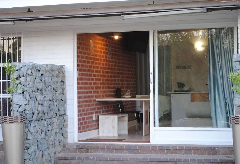 ベッドアンドブレックファースト B And B Sandton