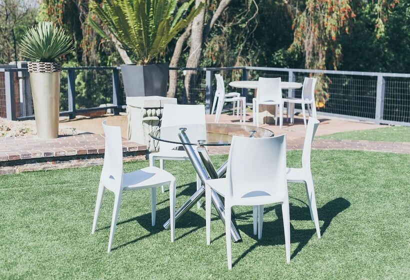 ベッドアンドブレックファースト B And B Sandton