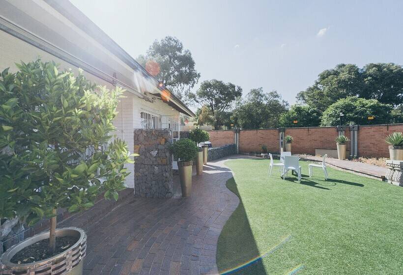 ベッドアンドブレックファースト B And B Sandton