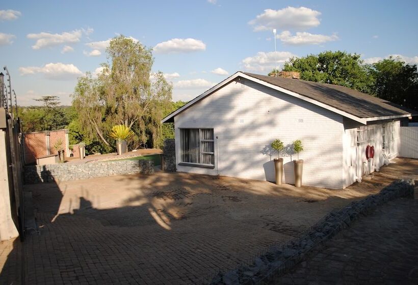 ベッドアンドブレックファースト B And B Sandton