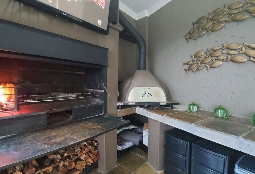 צימר Matumi Golf Lodge