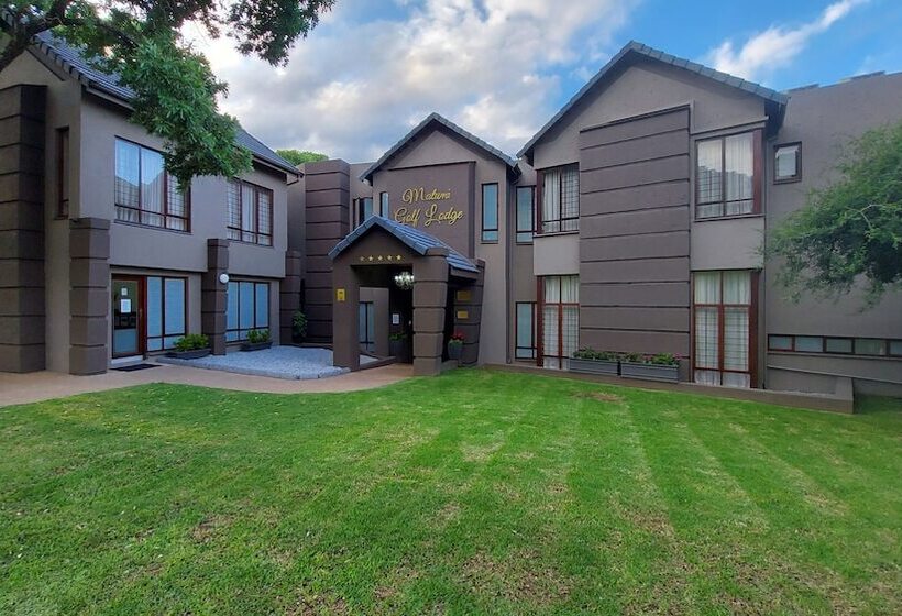 צימר Matumi Golf Lodge