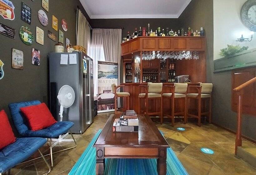 צימר Matumi Golf Lodge