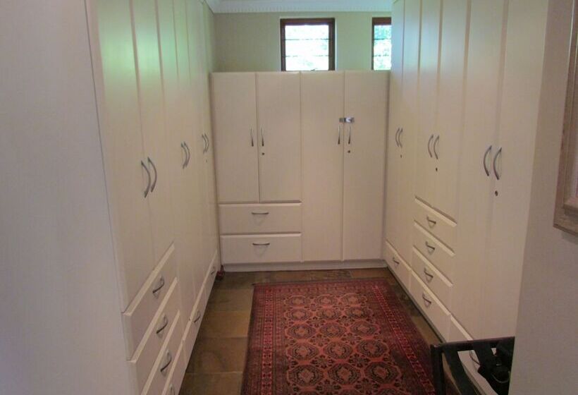 צימר Matumi Golf Lodge