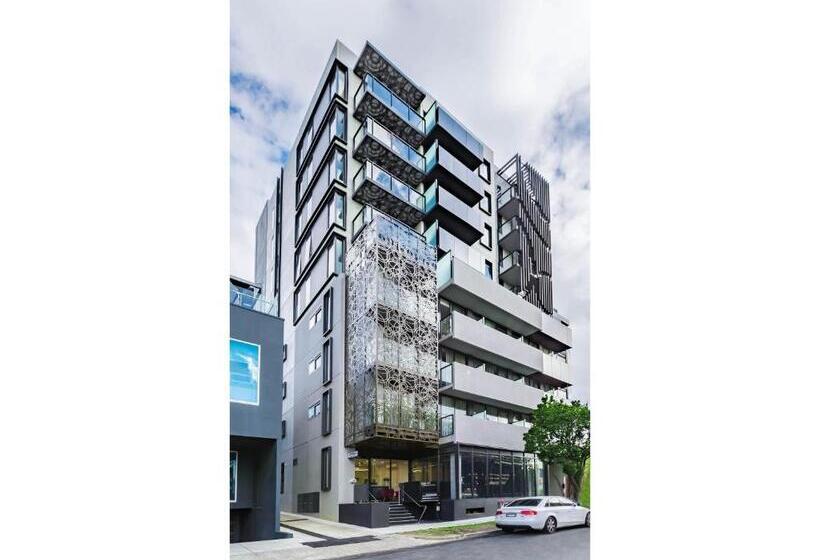 City Edge Box Hill Apartment