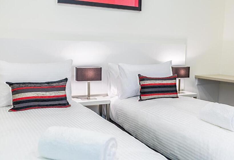 City Edge Box Hill Apartment