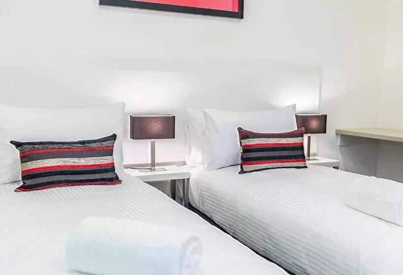 City Edge Box Hill Apartment