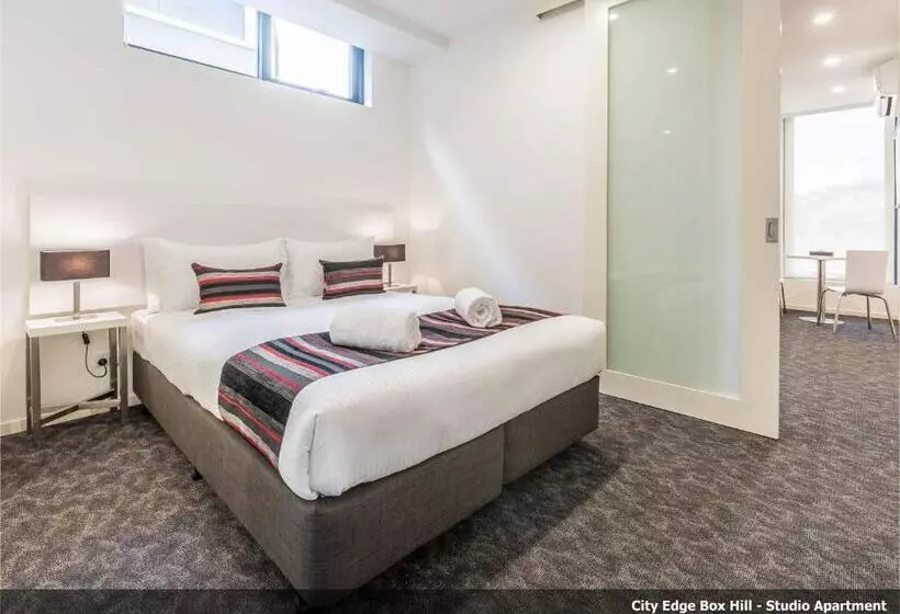 City Edge Box Hill Apartment