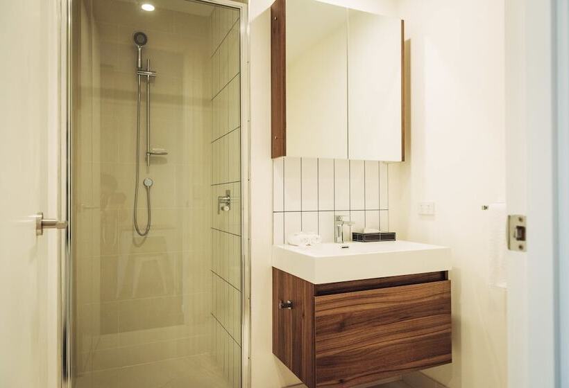 City Edge Box Hill Apartment