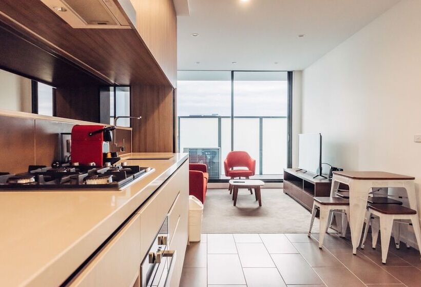 City Edge Box Hill Apartment