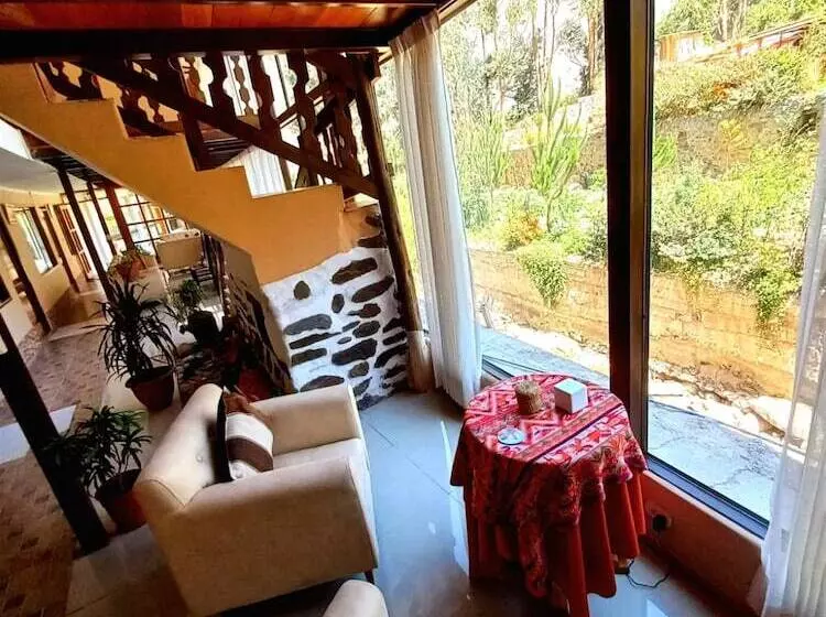 مسافرخانه Humantay Lodge Ollantaytambo