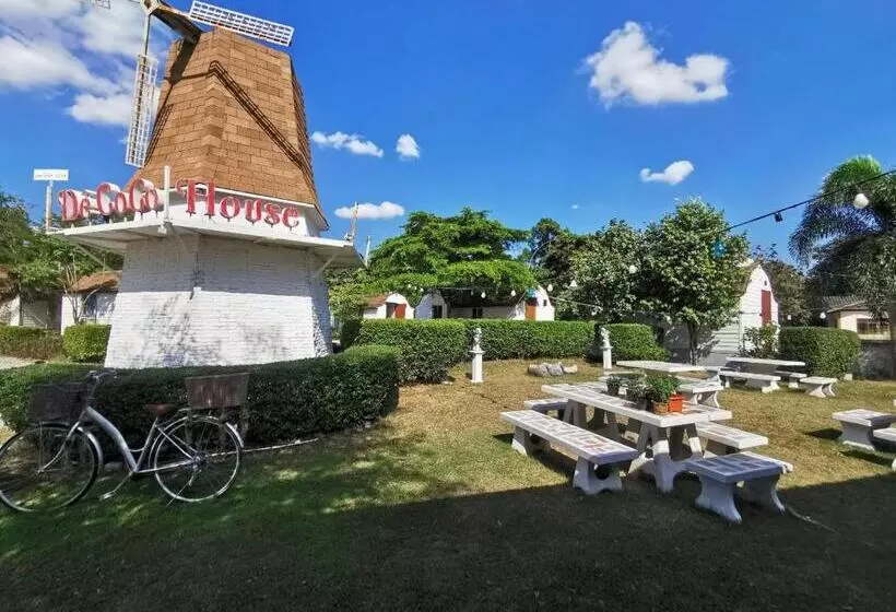 هتل De Coco House