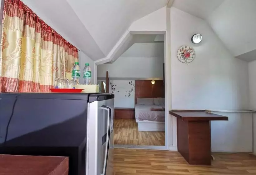 هتل De Coco House
