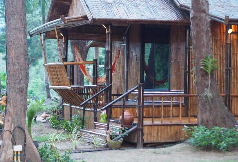 Hotel Eco Lanta Hideaway Beach Resort