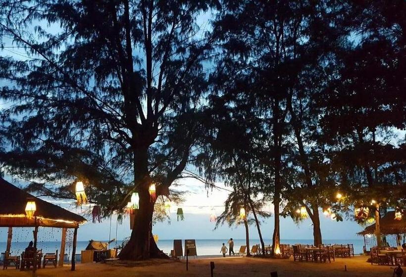 Hotel Eco Lanta Hideaway Beach Resort