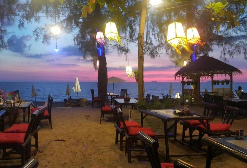 Hotel Eco Lanta Hideaway Beach Resort