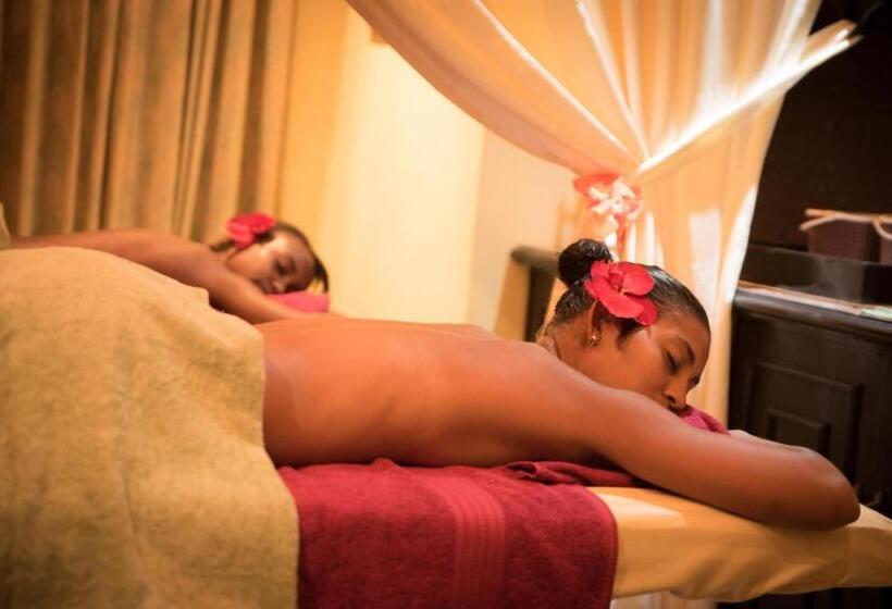 Oasis Hotel Restaurant & Spa