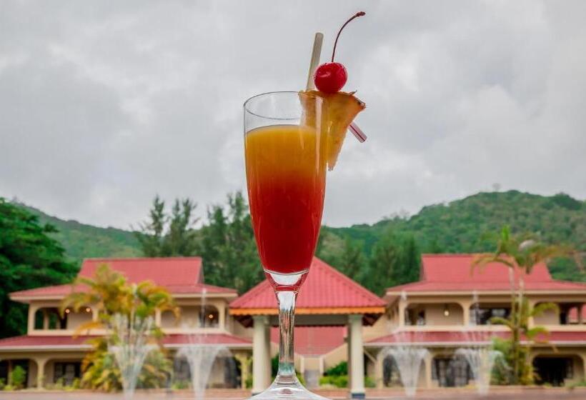 Oasis Hotel Restaurant & Spa