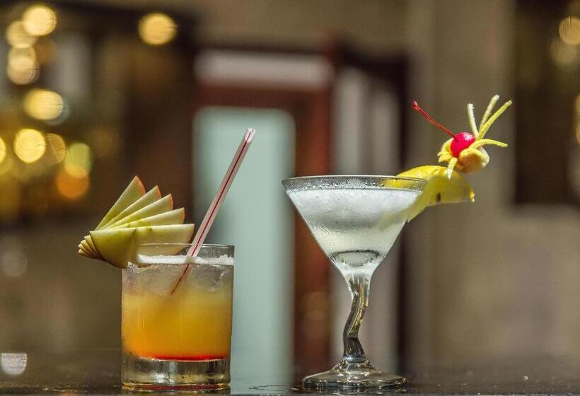 Oasis Hotel Restaurant & Spa