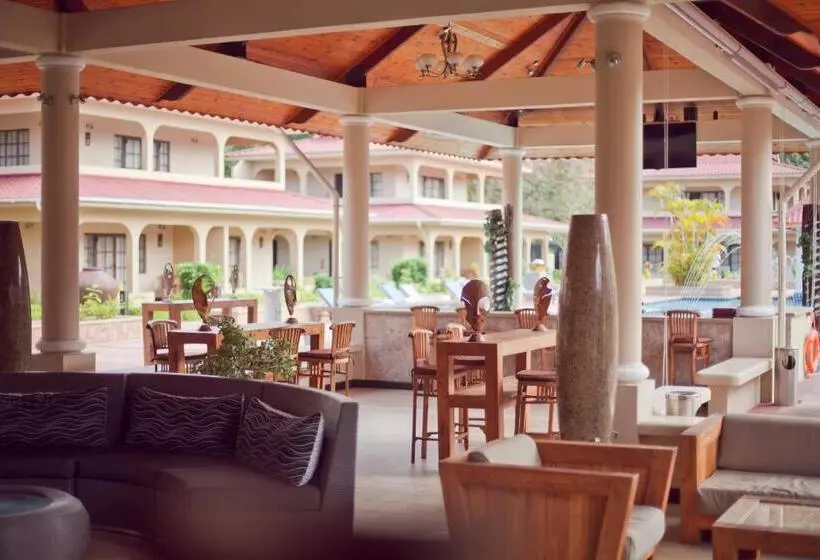 Oasis Hotel Restaurant & Spa