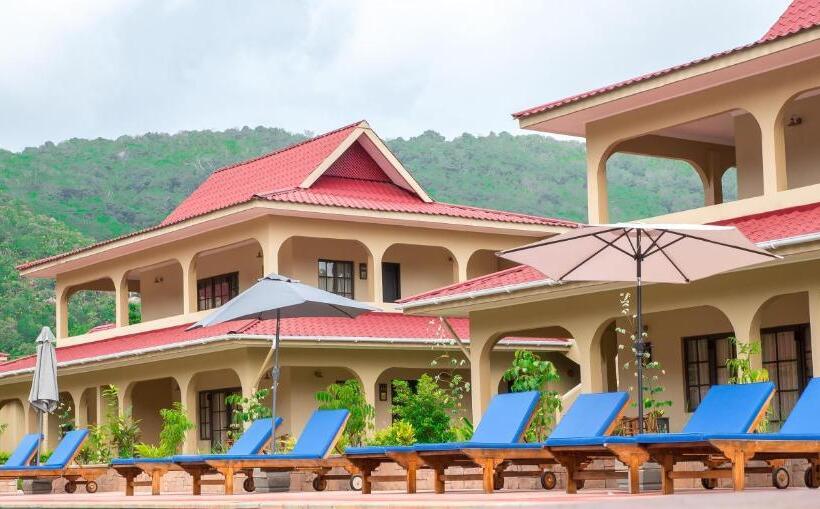 Oasis Hotel Restaurant & Spa